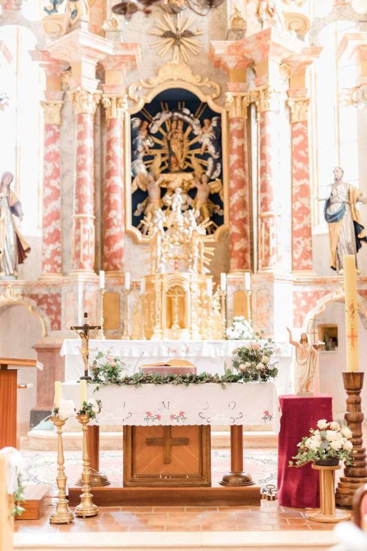 Our intimate spring wedding Church Decor by jernejkitchen.com