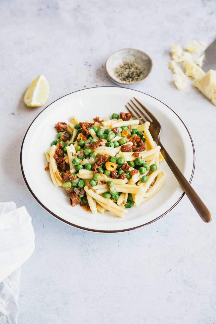 Creamy Pea Pasta with Spicy Sausage