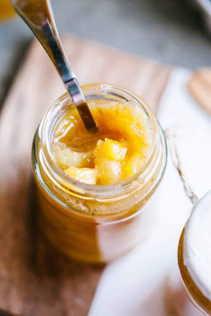 Texture of Pineapple jam with mango and persimmon 