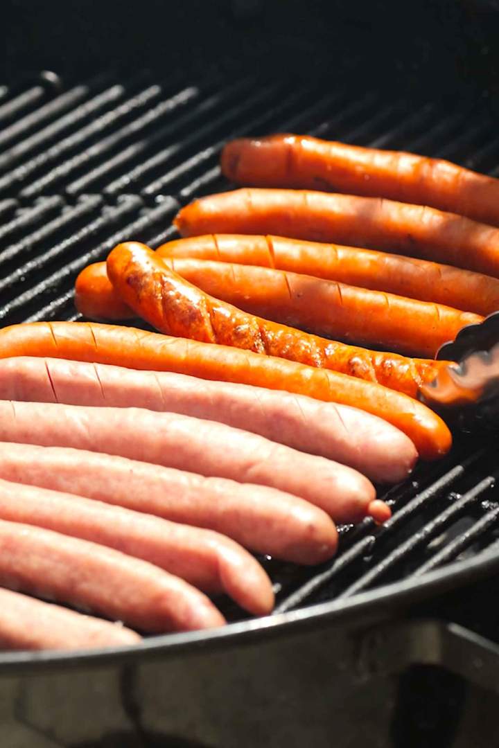 Preparation Grilled sausages with peppers