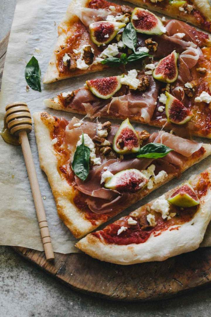 Pizza with figs, prosciutto and feta cheese