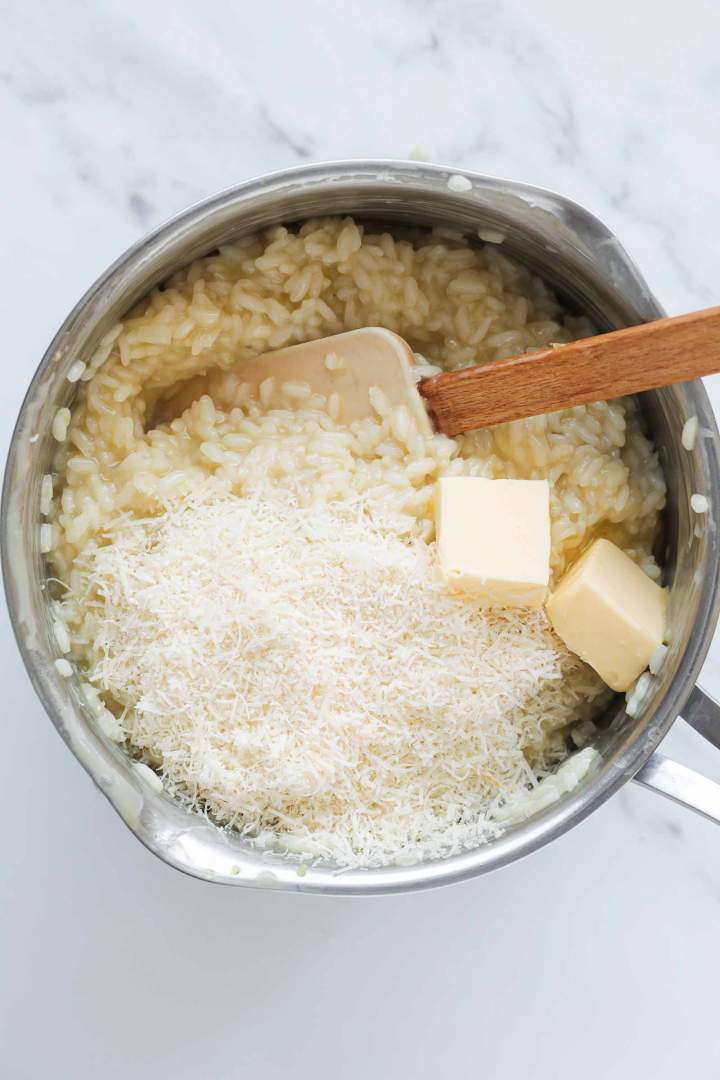 Rižota z maslom in parmezanom