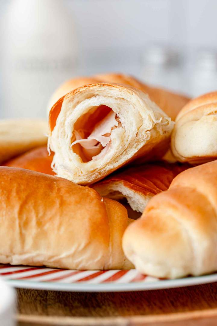 Rogljički s šunko in sirom