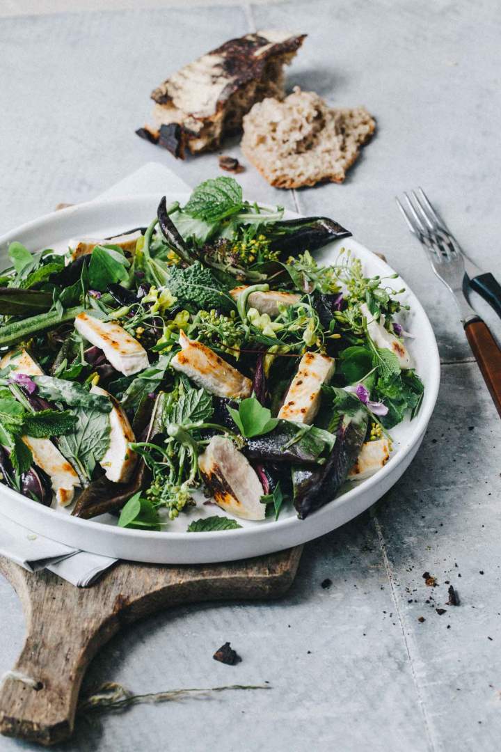 salad with potato vinaigrette and grilled chicken served with bread