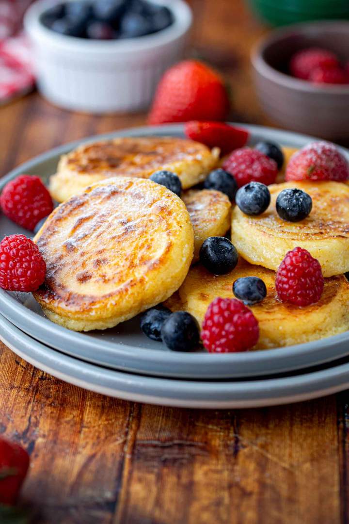 Syrniki (Farmer's cheese Pancakes)