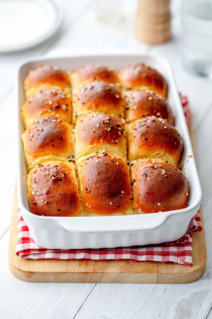 Mehki kruhki s šunko in sirom