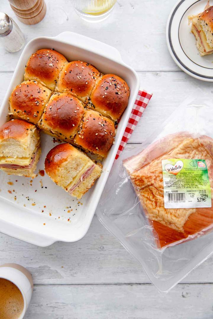 Mehki kruhki s šunko in sirom