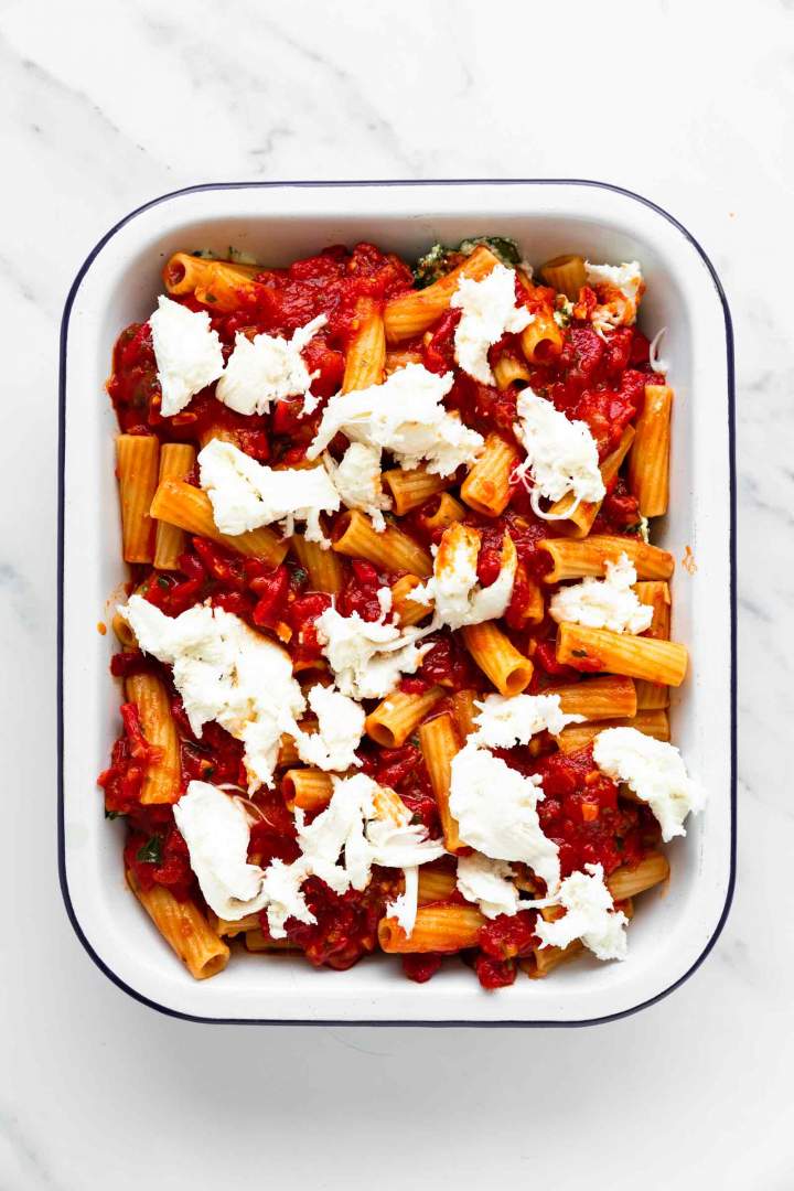 Spinach and Ricotta Pasta Bake with Cheese