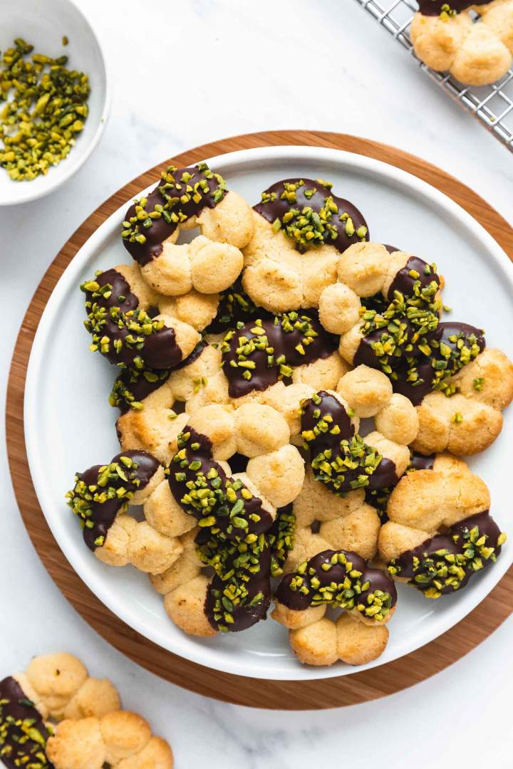 Spritz cookies with Chocolate and Pistachios