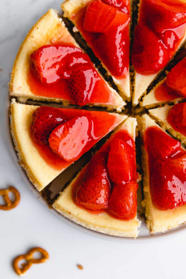 Najboljši jagodni cheesecake (sirova torta)