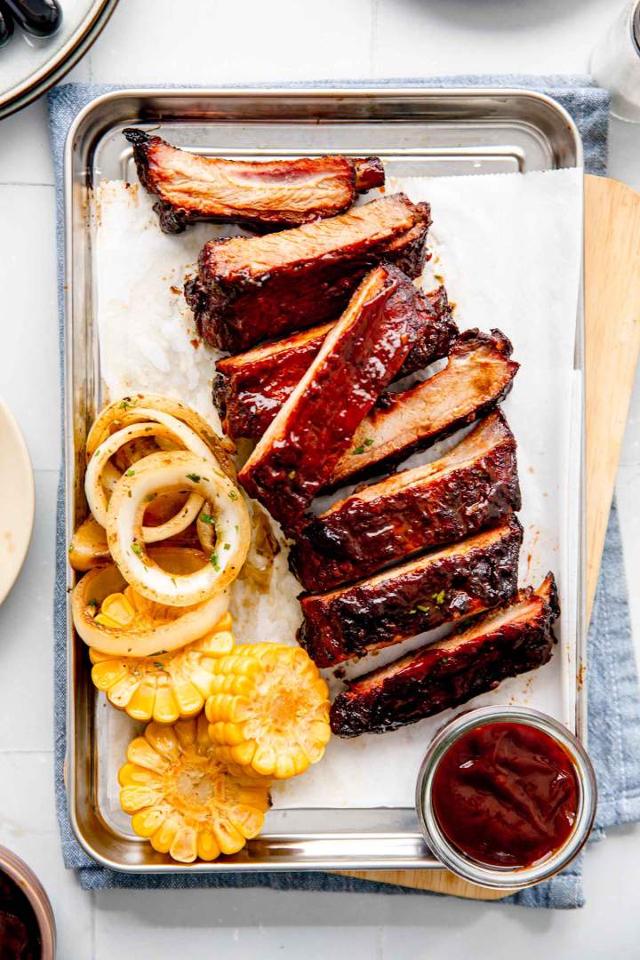 Barbecue Ribs with homemade BBQ sauce