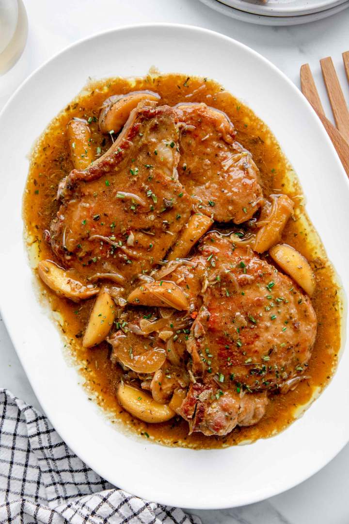 Pork Chops with Apples and Onion