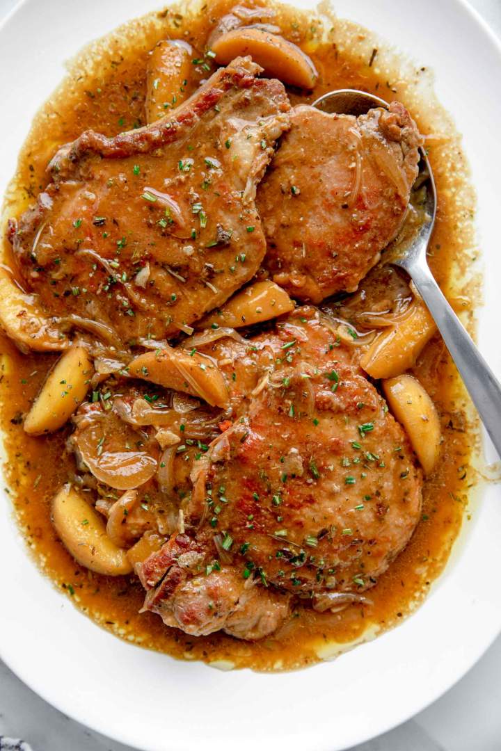 Pork Chops with Apples and Onion
