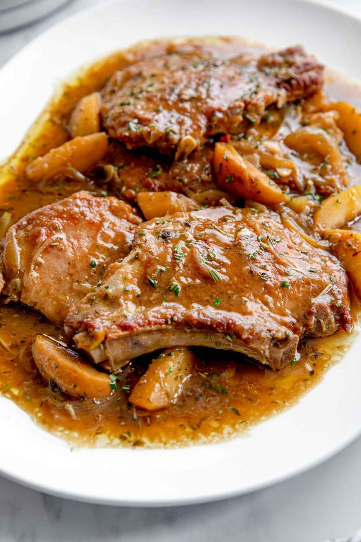 Pork Chops with Apples and Onion