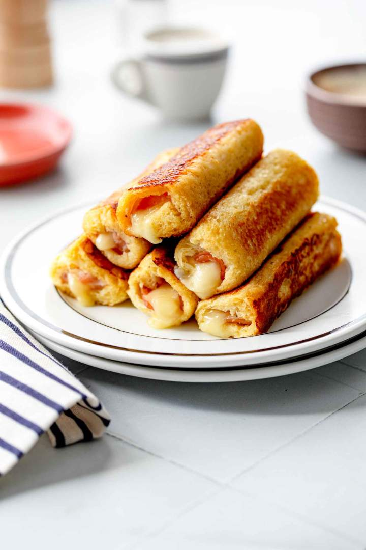 Toast rolice s šunko in sirom