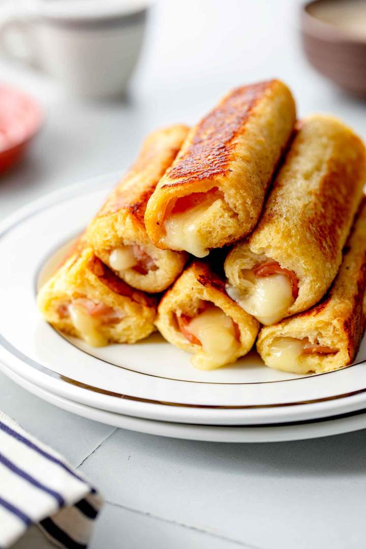 Toast rolice s šunko in sirom