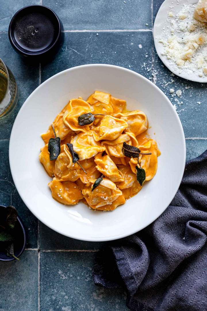 Tortellini with Pumpkin Sauce