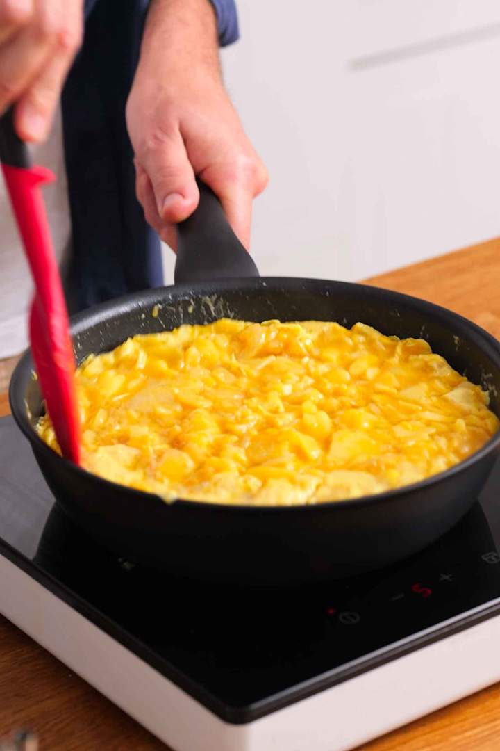 How to make Spanish Tortilla (Tortilla de Patatas)