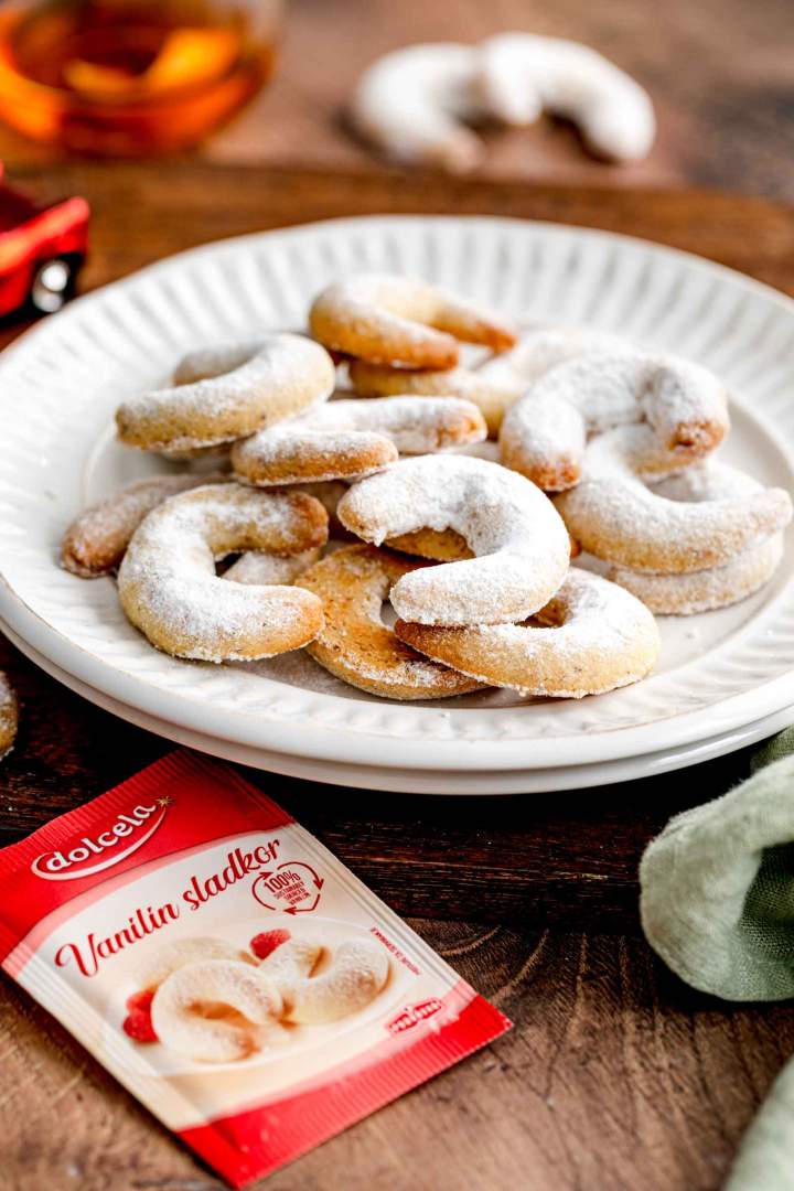 Vanilla Crescent Cookies