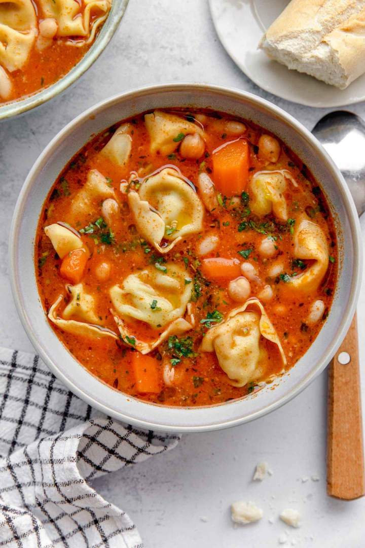 Vegetable Tortellini Soup - Weekly Meal Plan: 7 Easy Dinner Ideas for the Week (Sept / Oct)